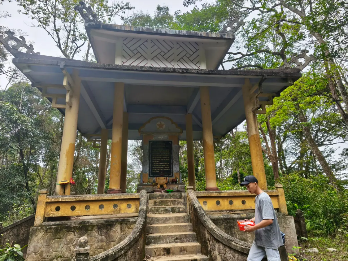 Hamburger Hill A Bia in A Luoi