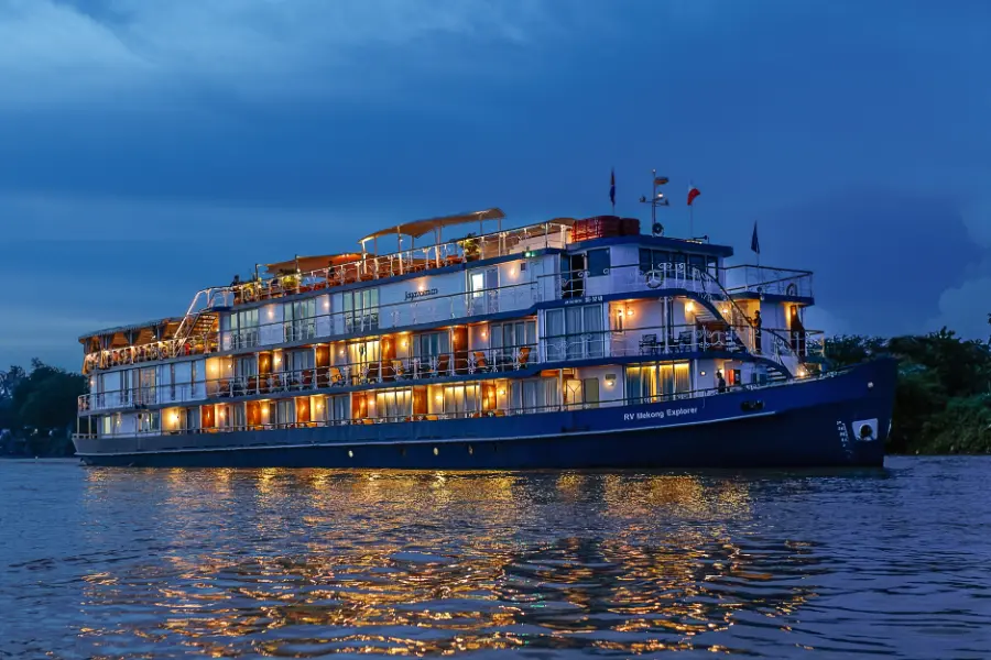 Jayavarman river cruise ship