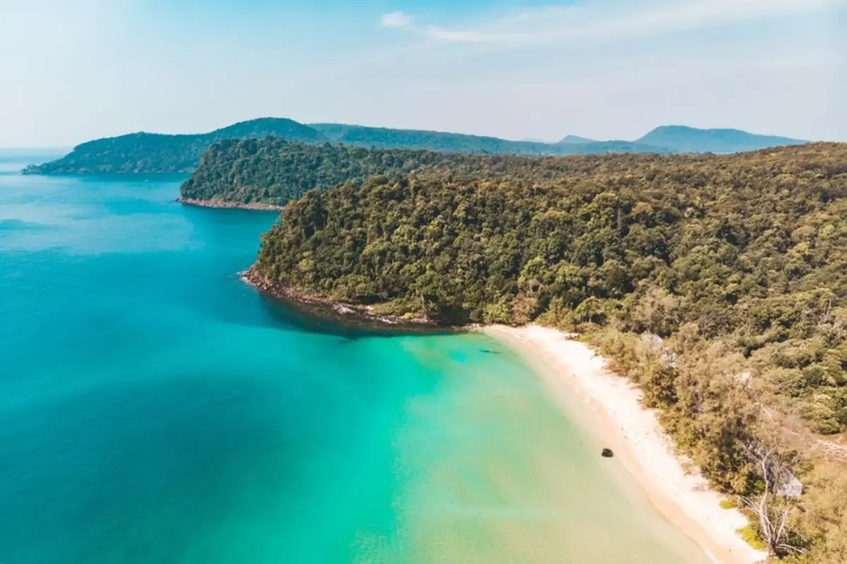 Koh Rong Sanloem beach bioluminescent plankton