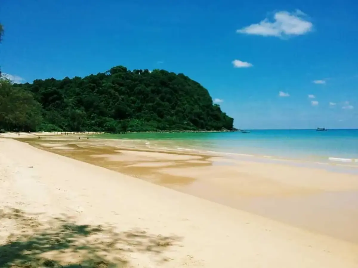 Lazy Beach Koh Rong shallow turquoise lagoon