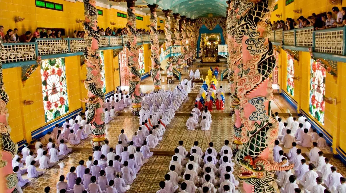 Caodaist ceremony at the Tay Ninh Holy See