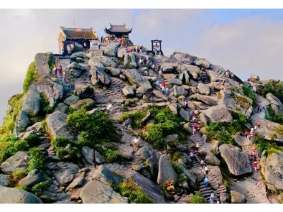 Côn Sơn – Kiếp Bạc: Where Heroes and Sages Rest Among the Pines