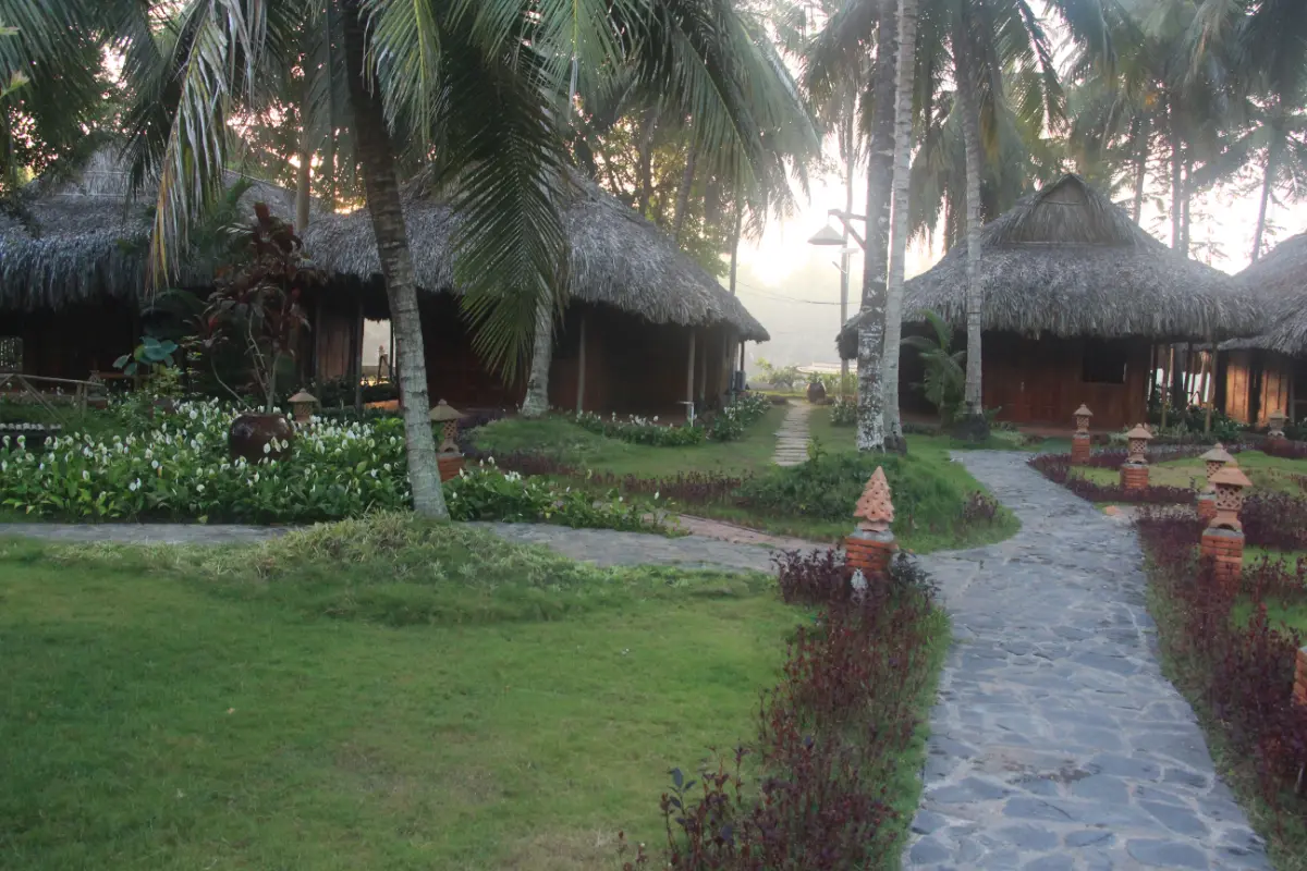 Final step of how to get to Coco Riverside from Saigon - the walking path to the lodge