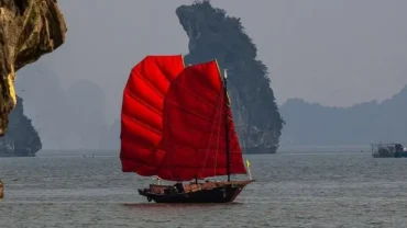 halong bay red sail boat-banner