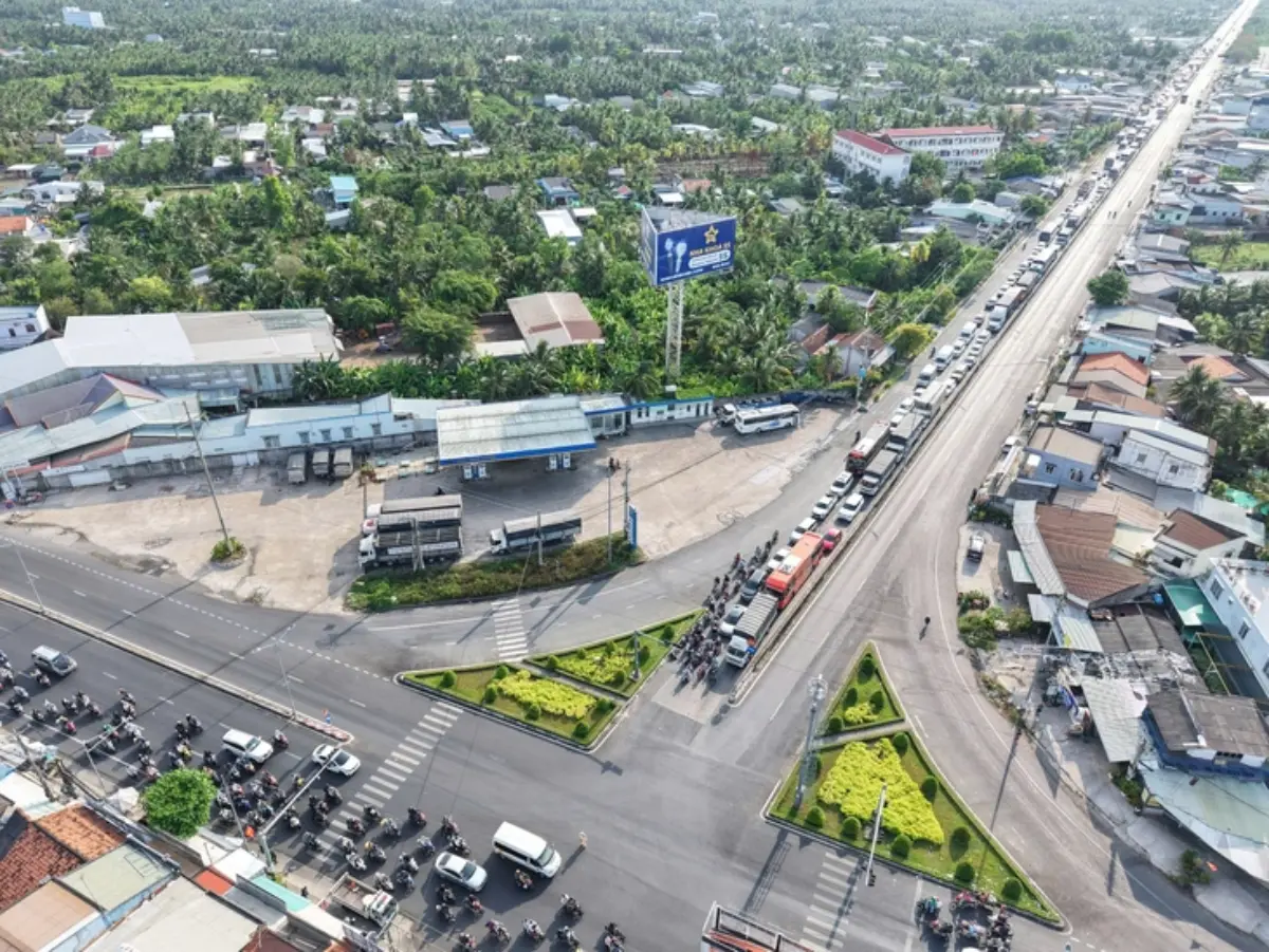 How to get to Coco Riverside from Saigon - continuing on National Highway 60 through Mekong orchards