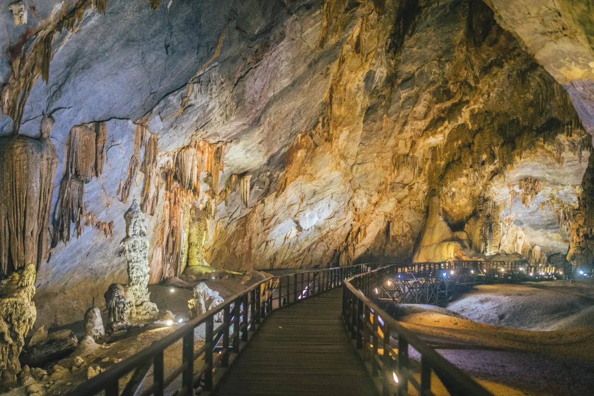 Paradise Cave boardwalk inside the cave